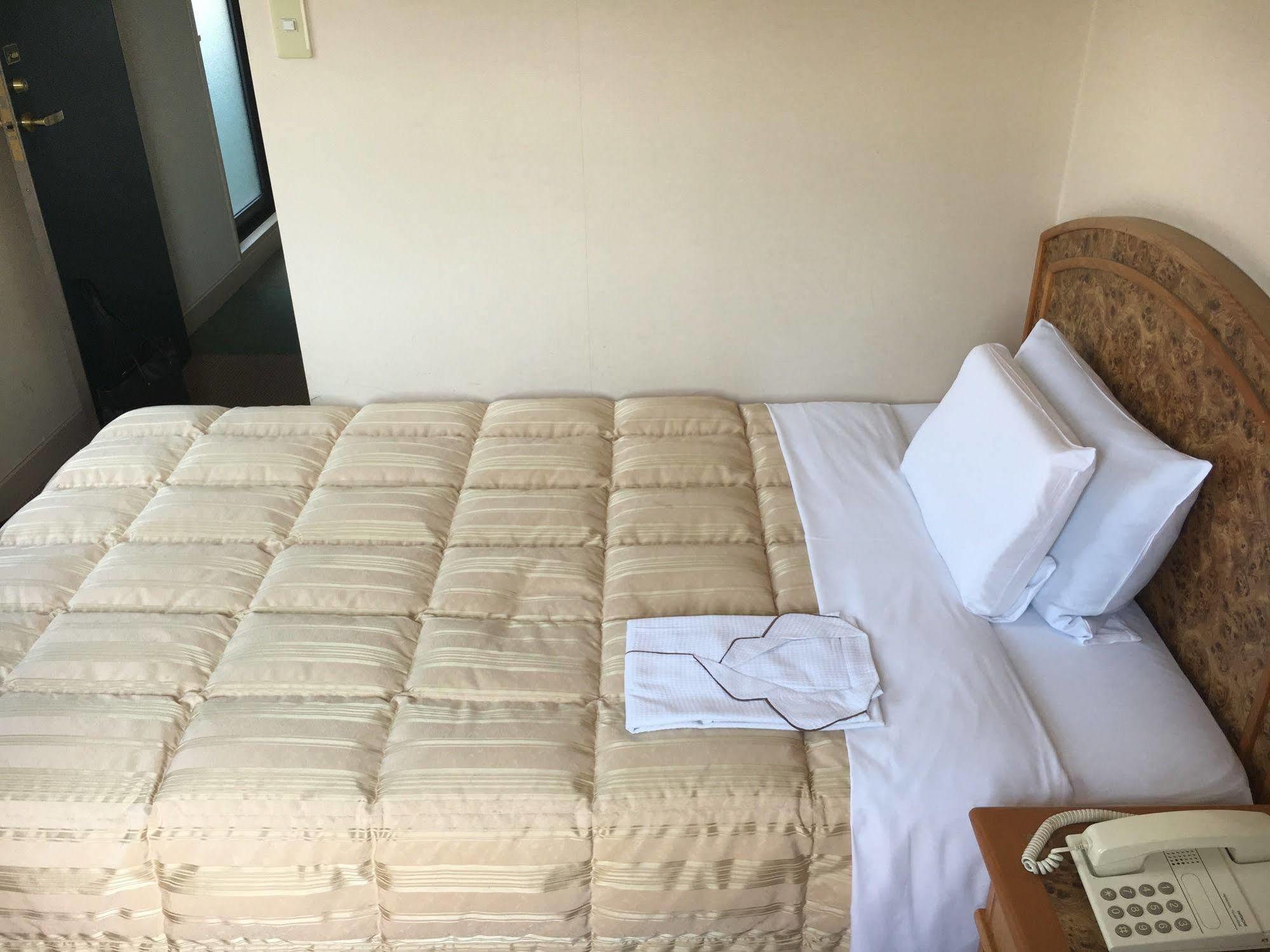 Fukuyama Rose Garden Hotel エクステリア 写真